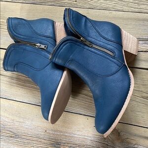 Stylish Blue Ankle Booties with Side Zipper and White Trim